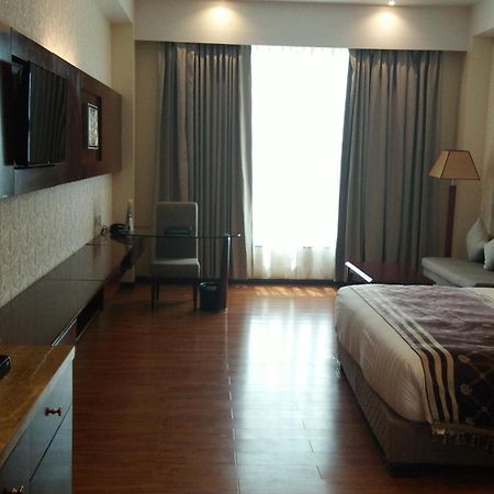 Clarion Inn Jaipur Kukas Habitación foto