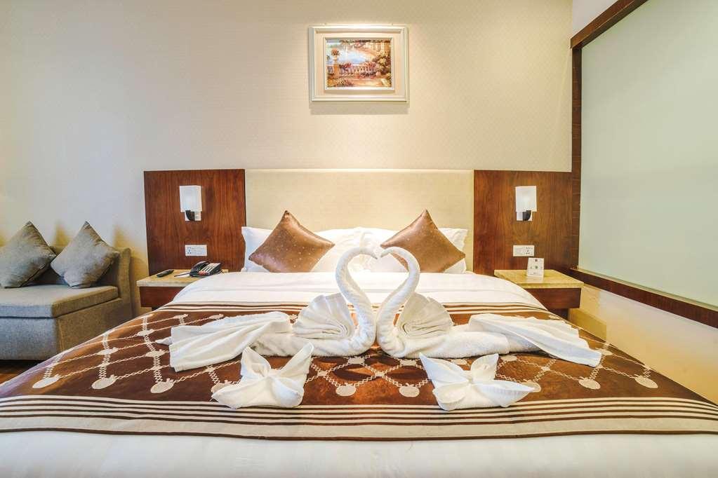 Clarion Inn Jaipur Kukas Habitación foto
