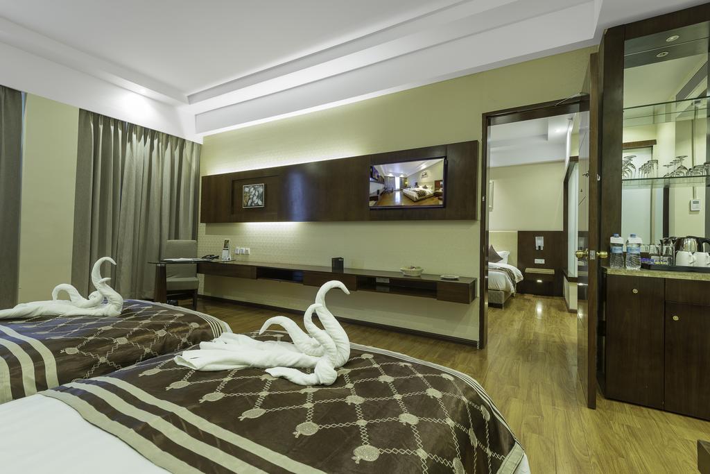 Clarion Inn Jaipur Kukas Exterior foto